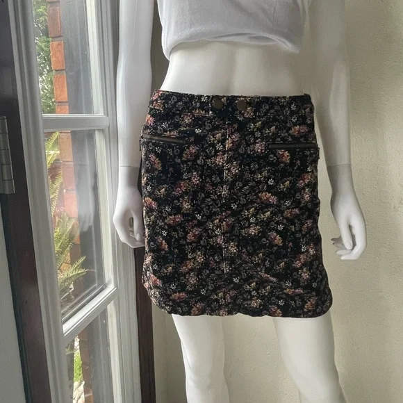 Mossimo floral corduroy mini skirt - Picture 2 of 9